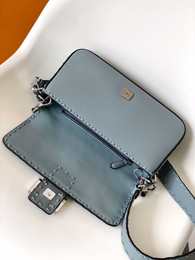 フェンディバッグ素材ディテール